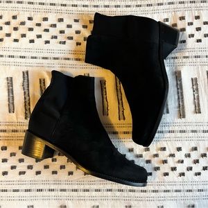 Stuart Weitzman black ankle boots booties 8 suede